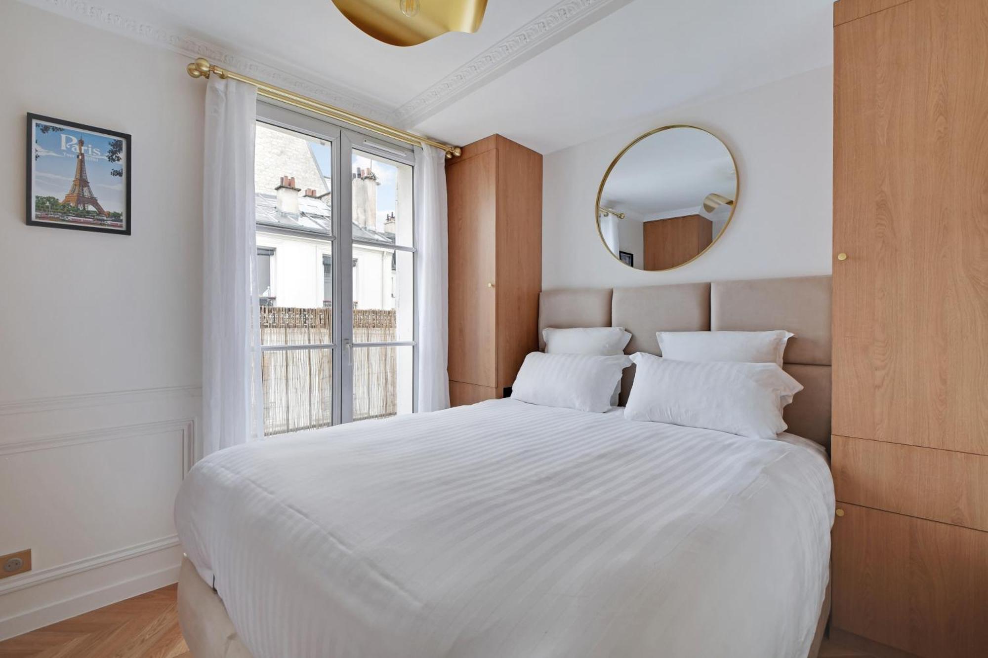 Pick A Flat's In Montmartre- Rue Gauthey * Parijs