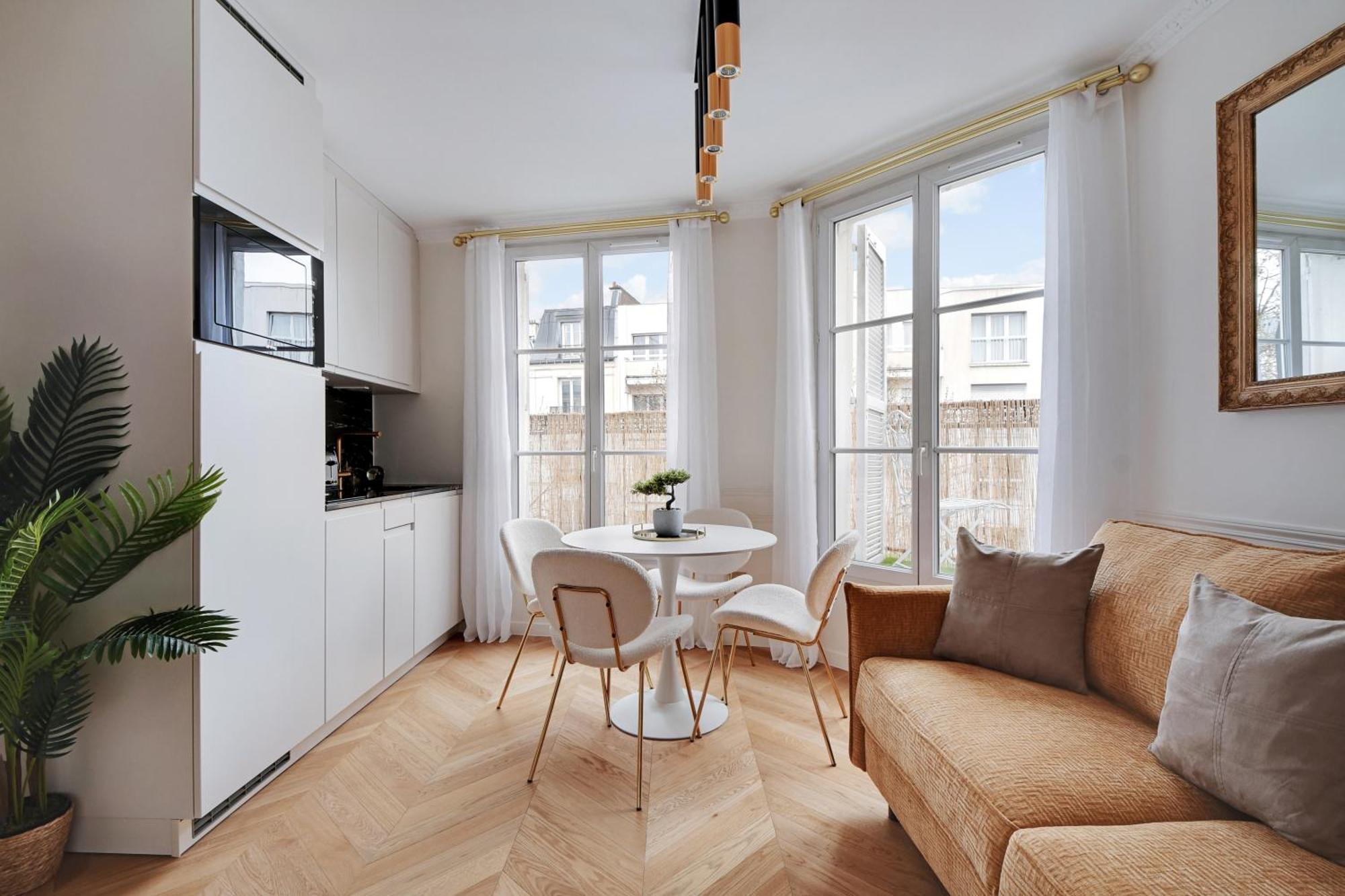 Pick A Flat's In Montmartre- Rue Gauthey Parijs