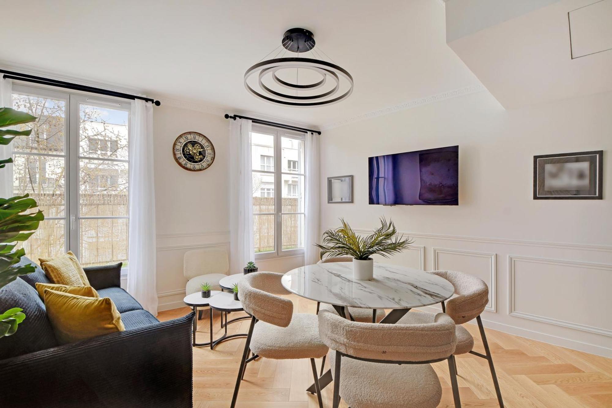 Pick A Flat's In Montmartre- Rue Gauthey * Parijs