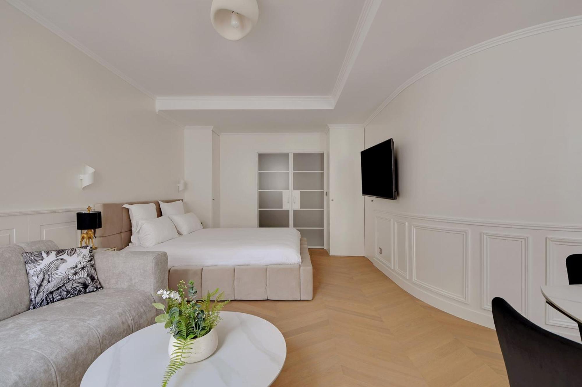 Pick A Flat's In Montmartre- Rue Gauthey Parijs