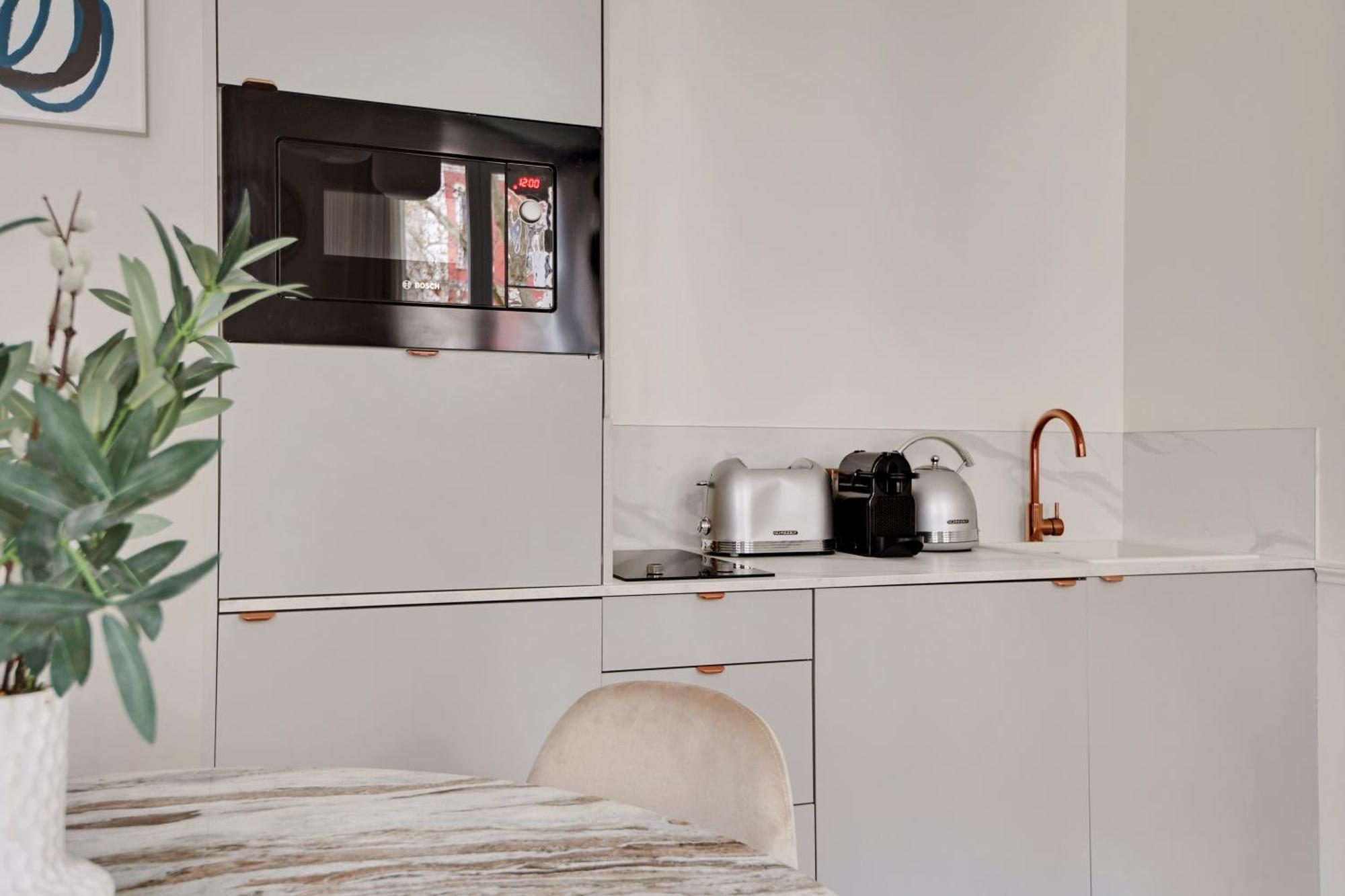 Pick A Flat's In Montmartre- Rue Gauthey * Parijs